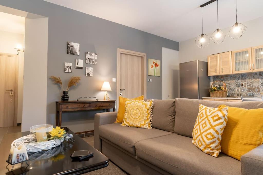 Elenis Cozy Apartment 라리사 외부 사진